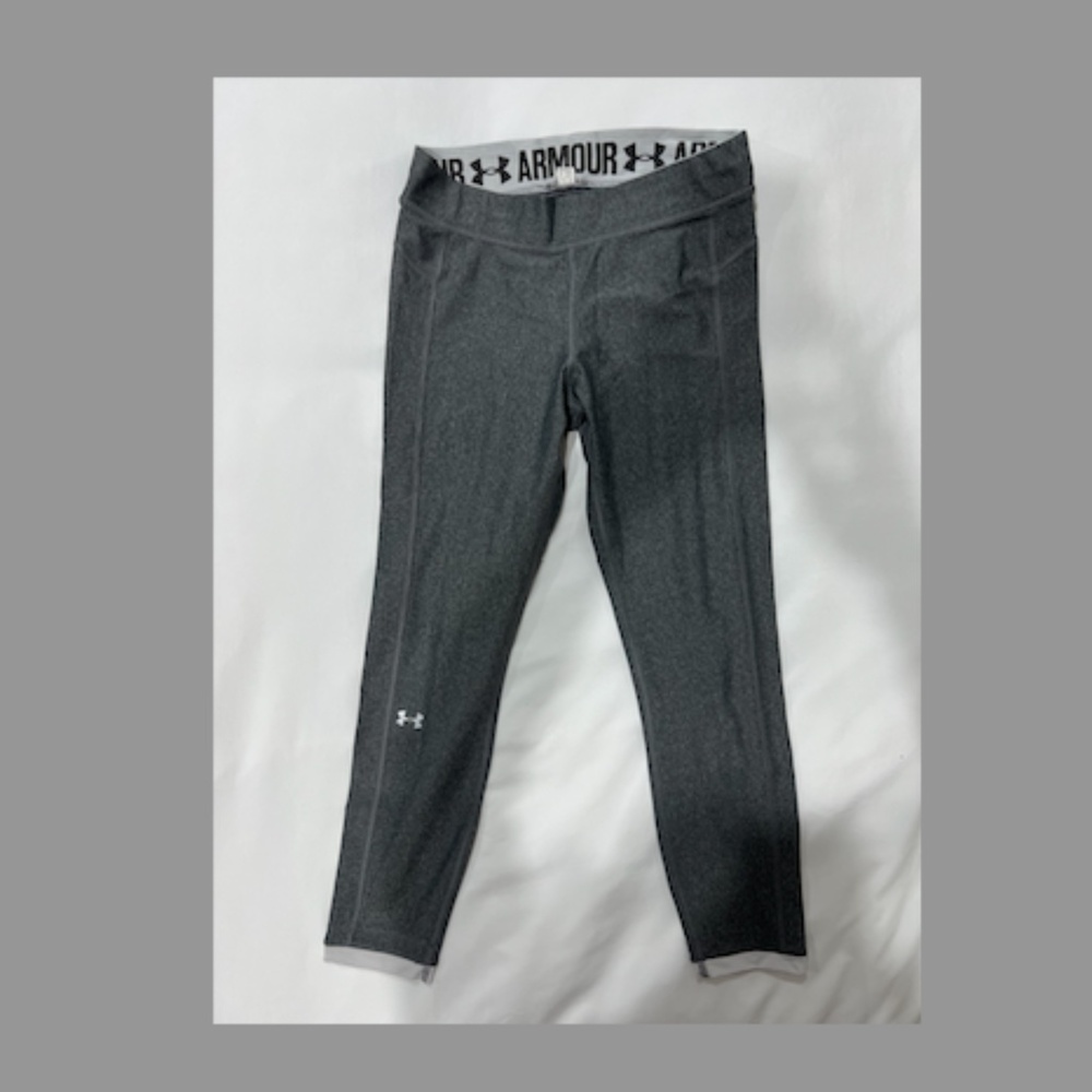 Under Armour Women's HeatGear Crop Medium